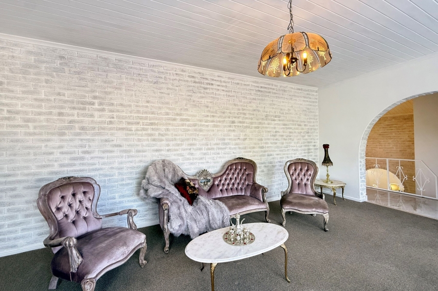 5 Bedroom Property for Sale in De Tijger Western Cape